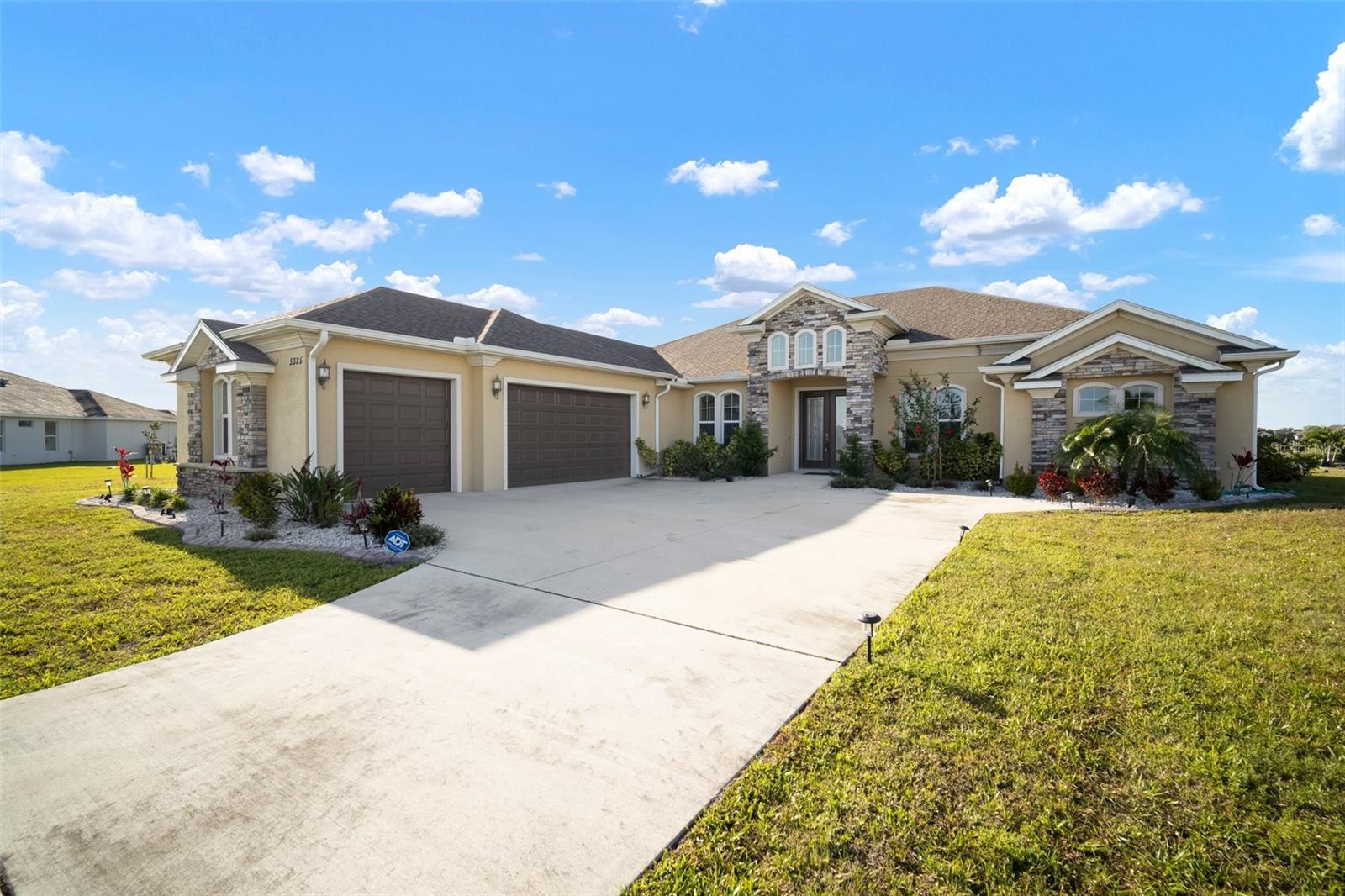 5325 San Remo Cir Property Photo 2