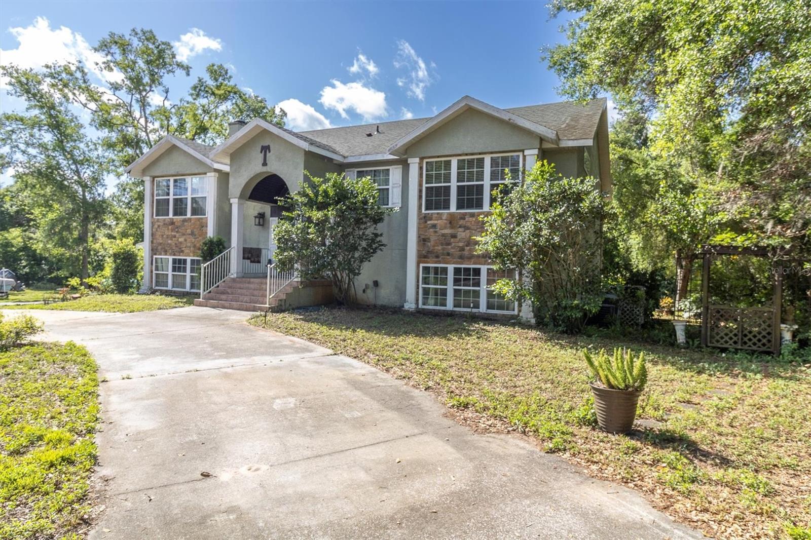9520 Indale Dr Property Photo