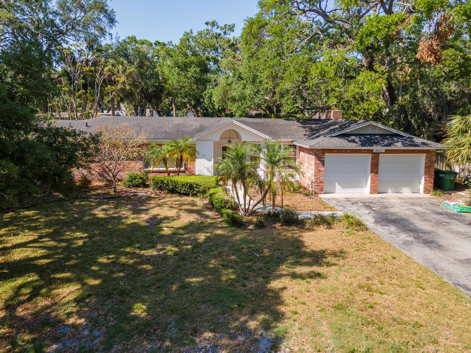 4627 W Browning Ave Property Photo 1