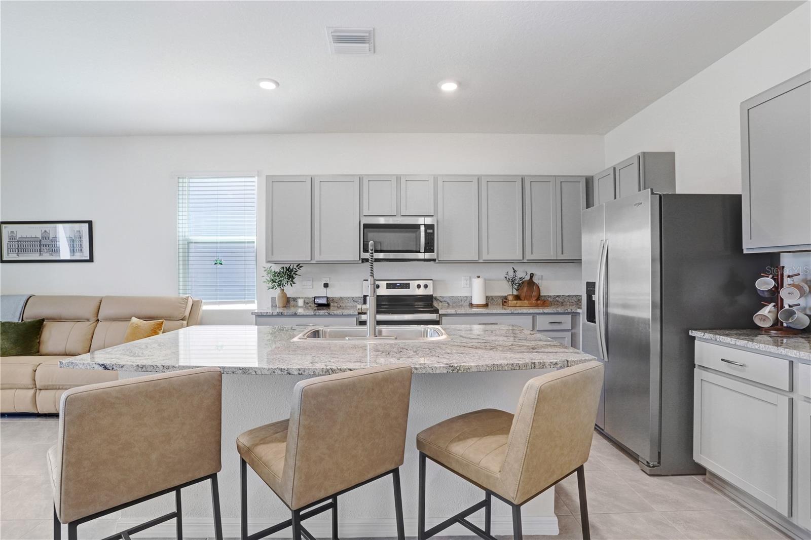 32978 Tulip Petal Ln Property Photo 5