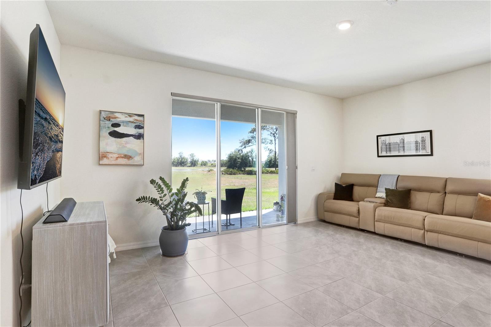 32978 Tulip Petal Ln Property Photo 9