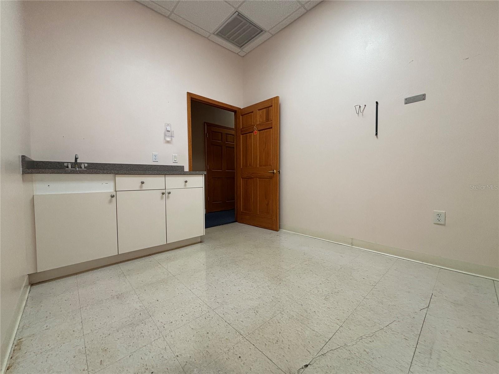 2855 Alt 19 Property Photo 32