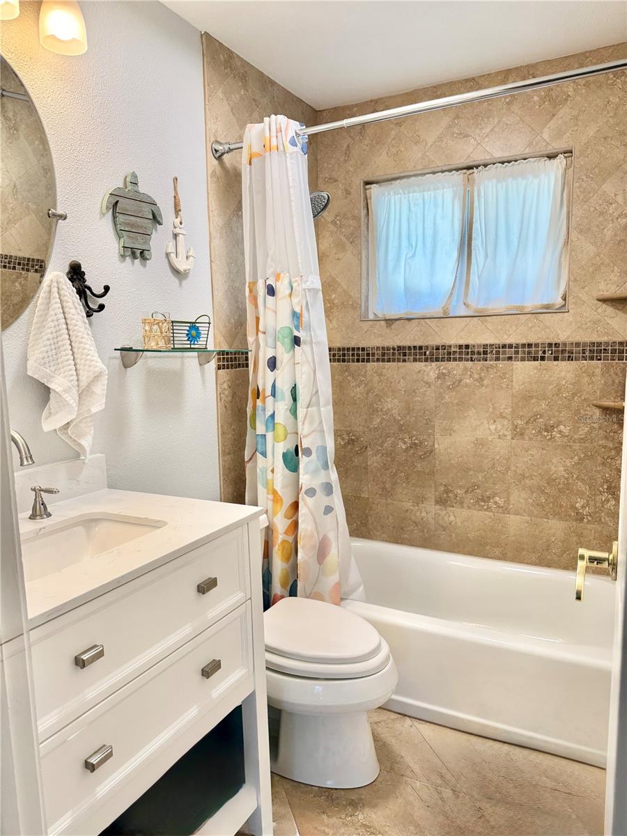 2501 Crescent Dr Property Photo 10