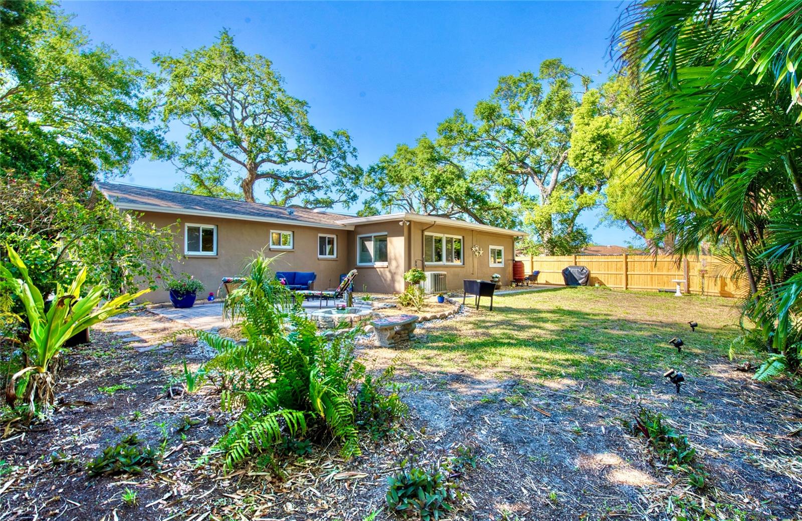 2501 Crescent Dr Property Photo 26