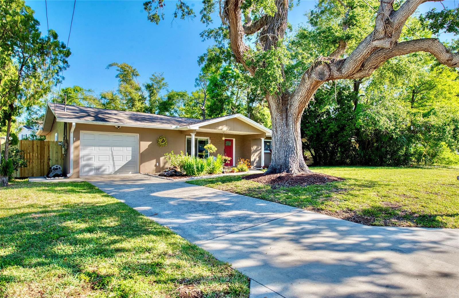 2501 Crescent Dr Property Photo 32