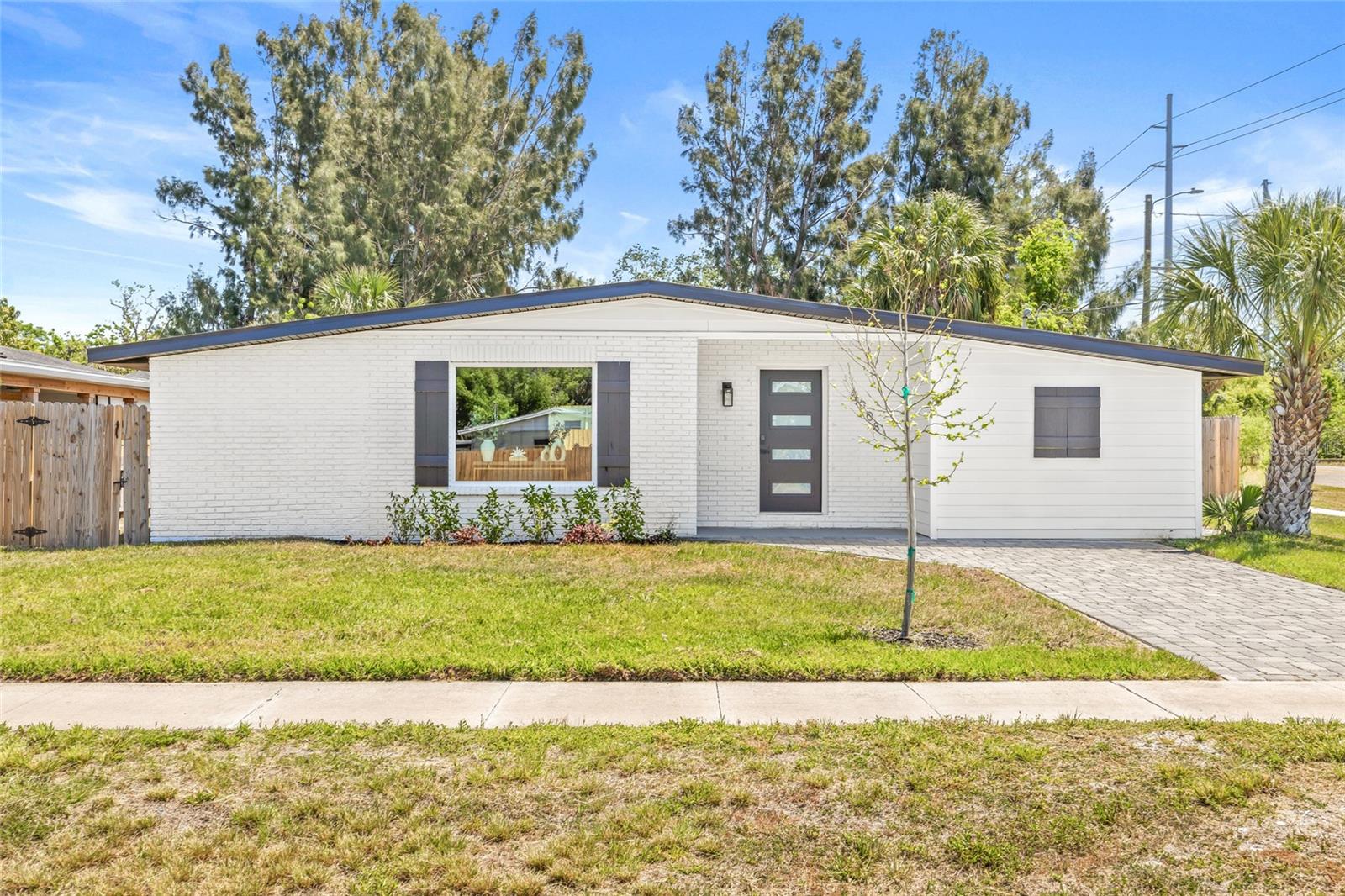5908 S Manhattan Ave Property Photo