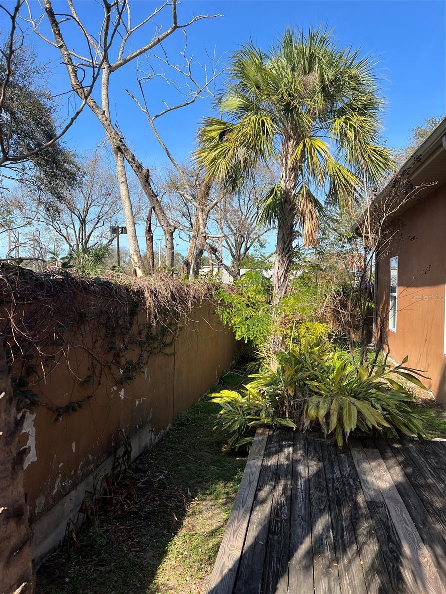 3902 N Marguerite St Property Photo 10