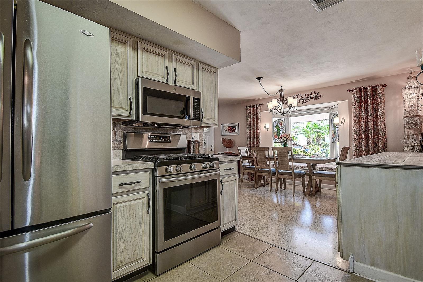 5931 33 Ave N Property Photo 12