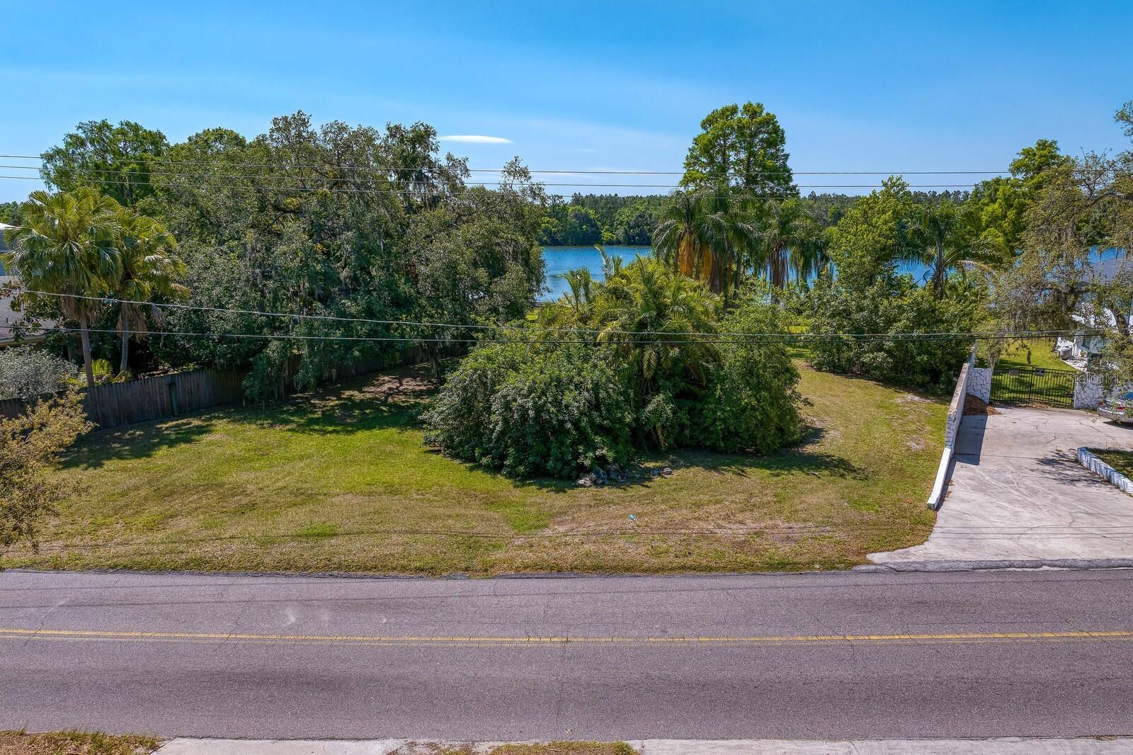 4607 E River Hills Dr Property Photo 4