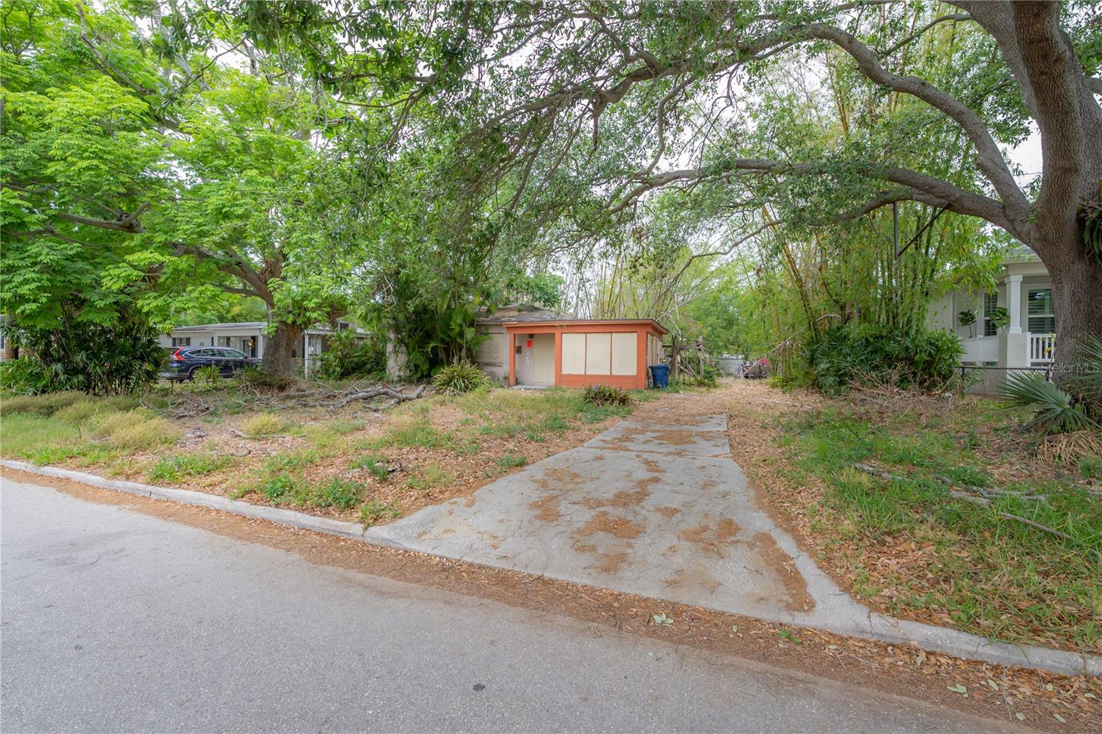 3027 W Helen Ave Property Photo