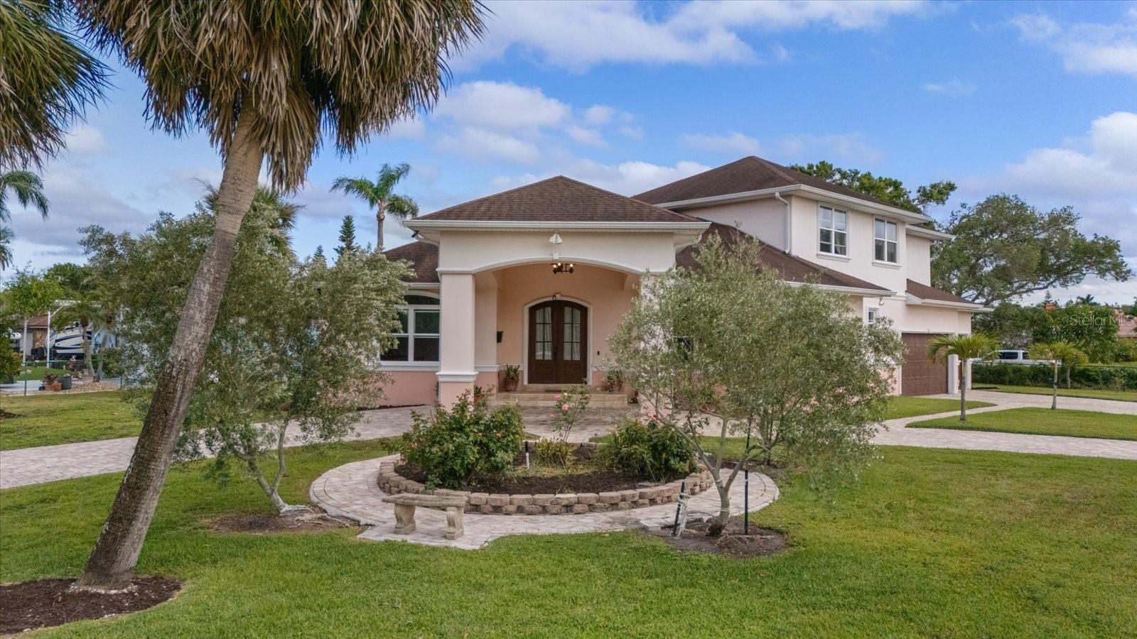 1915 Belleair Rd Property Photo 1