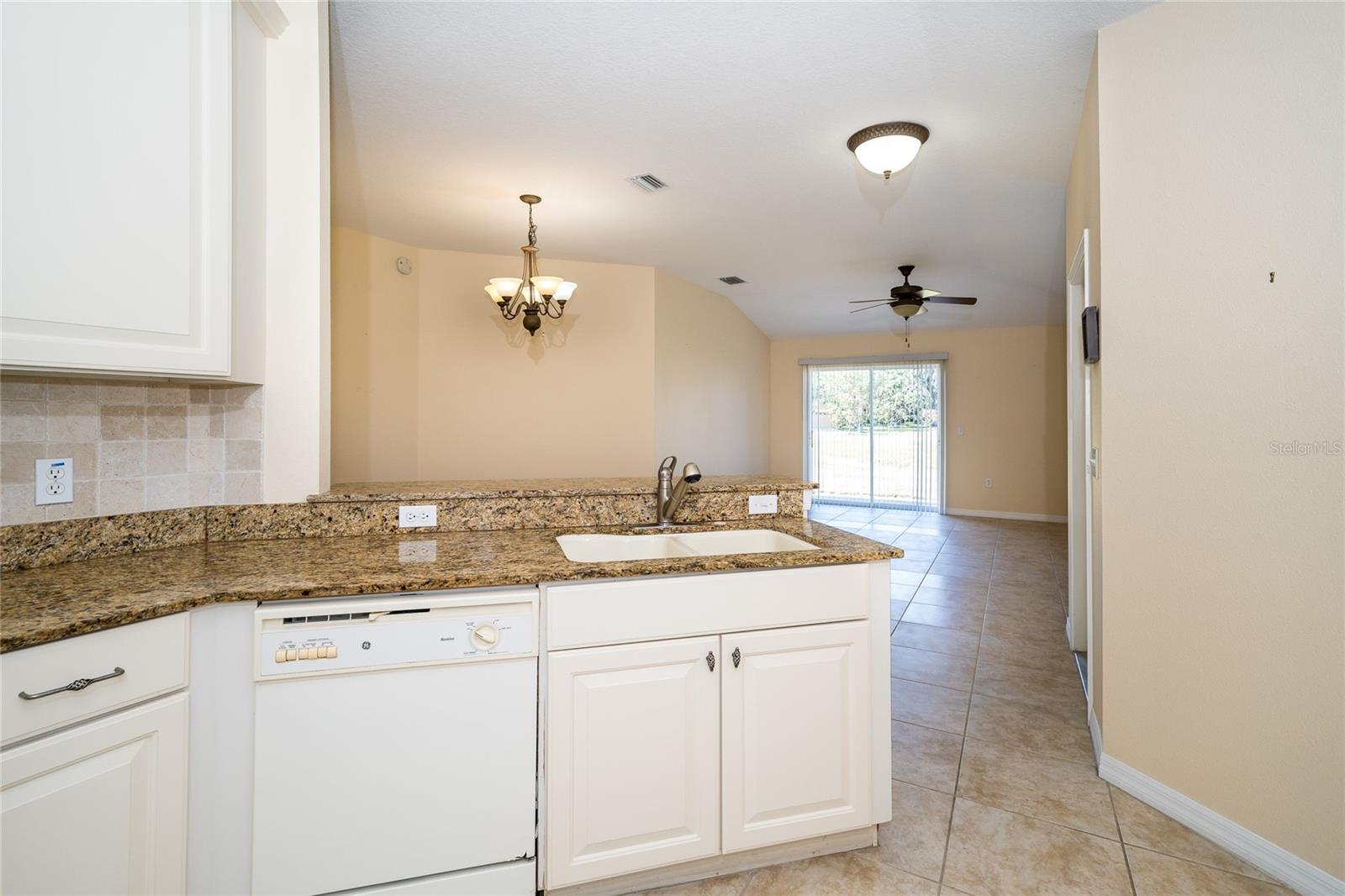 4235 Angelica Loop Property Photo 9