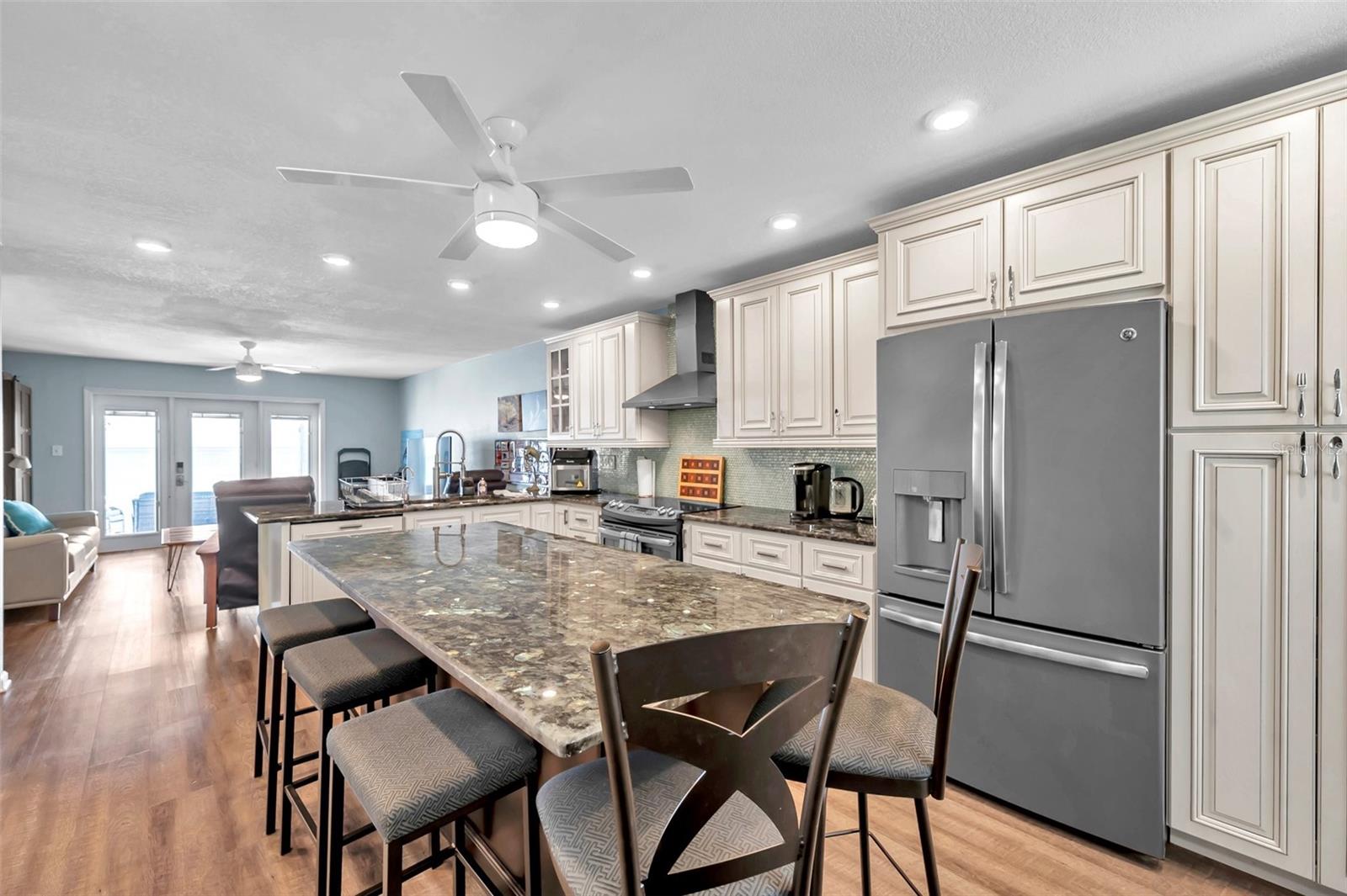 4768 Coquina Key Dr Se Property Photo 3