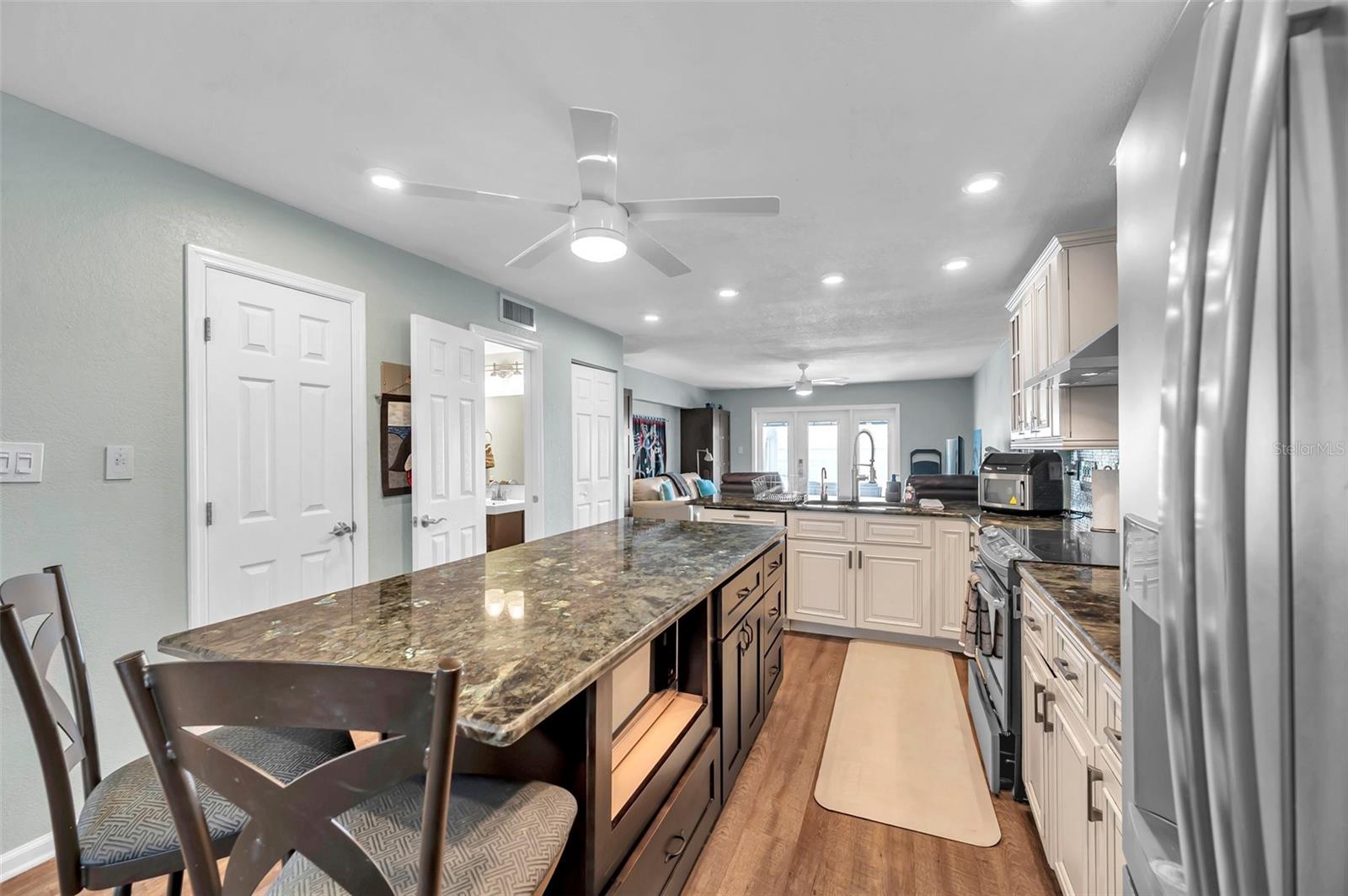 4768 Coquina Key Dr Se Property Photo 6
