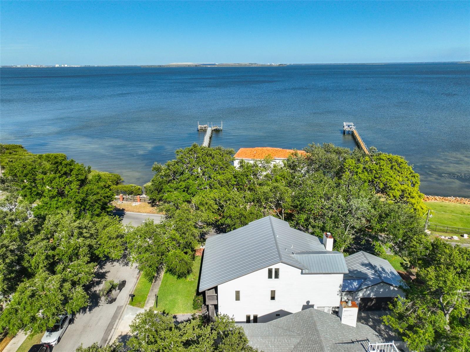 2802 Old Bayshore Way Property Photo 2