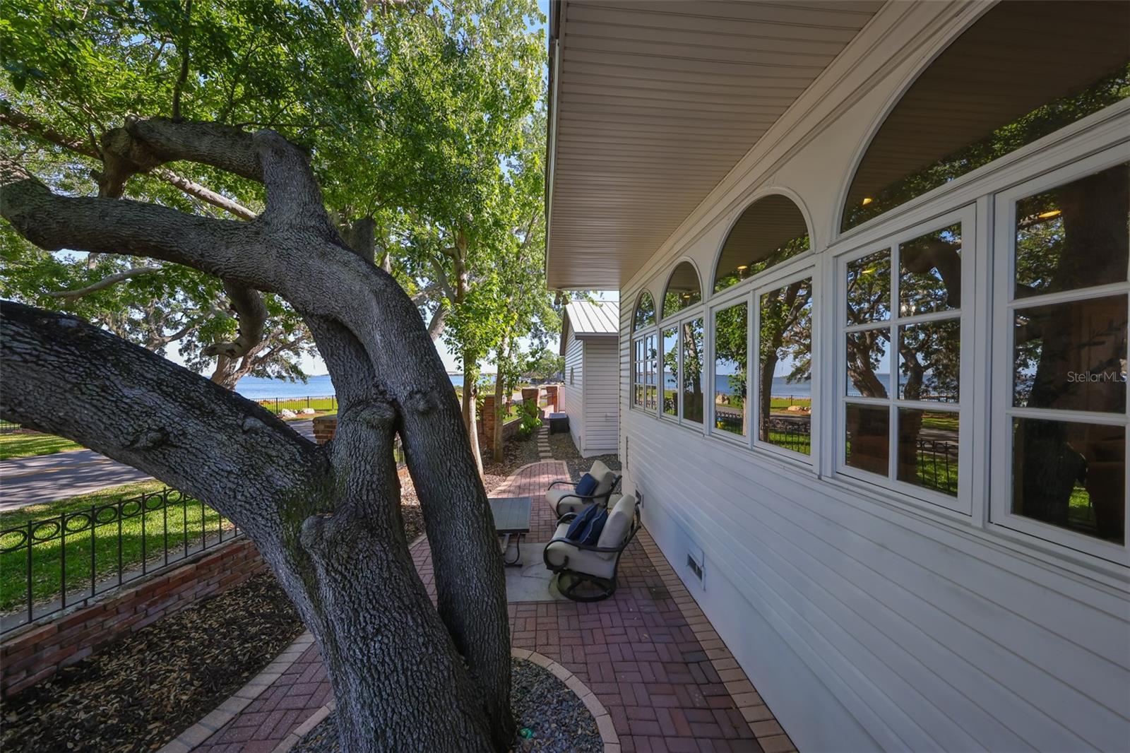 2802 Old Bayshore Way Property Photo 16