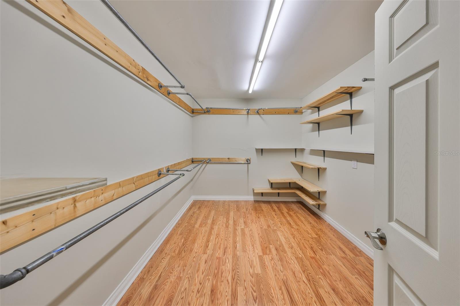 2802 Old Bayshore Way Property Photo 35