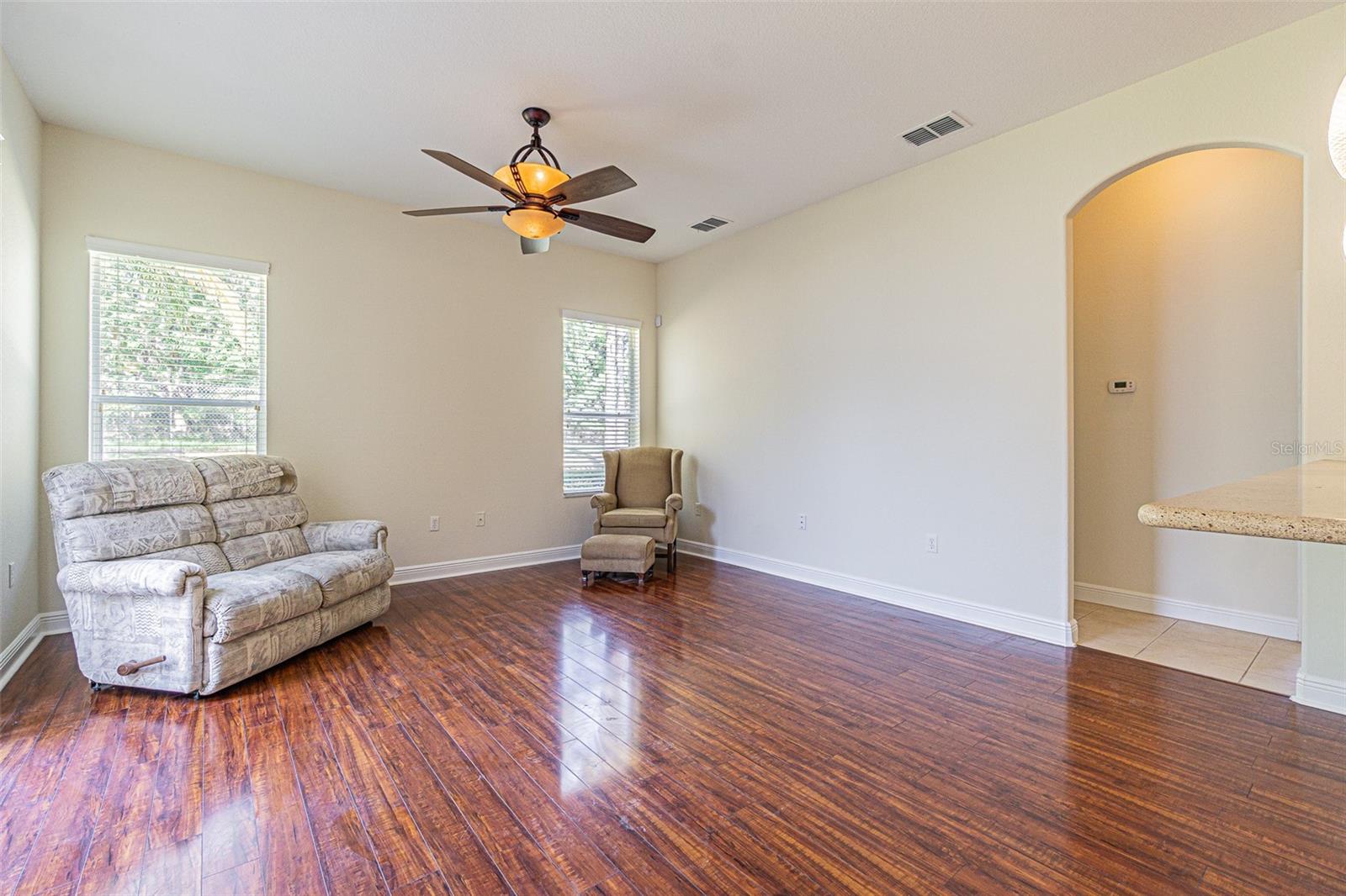 9823 Rolling Cir Property Photo 5