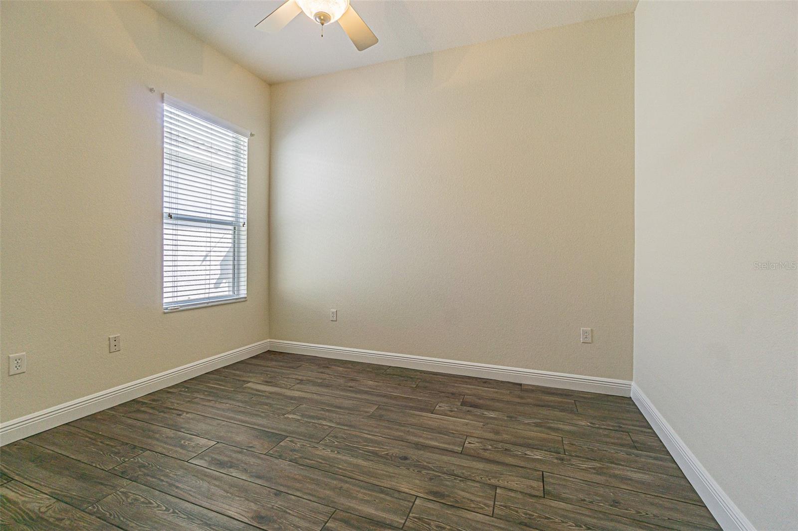 9823 Rolling Cir Property Photo 7