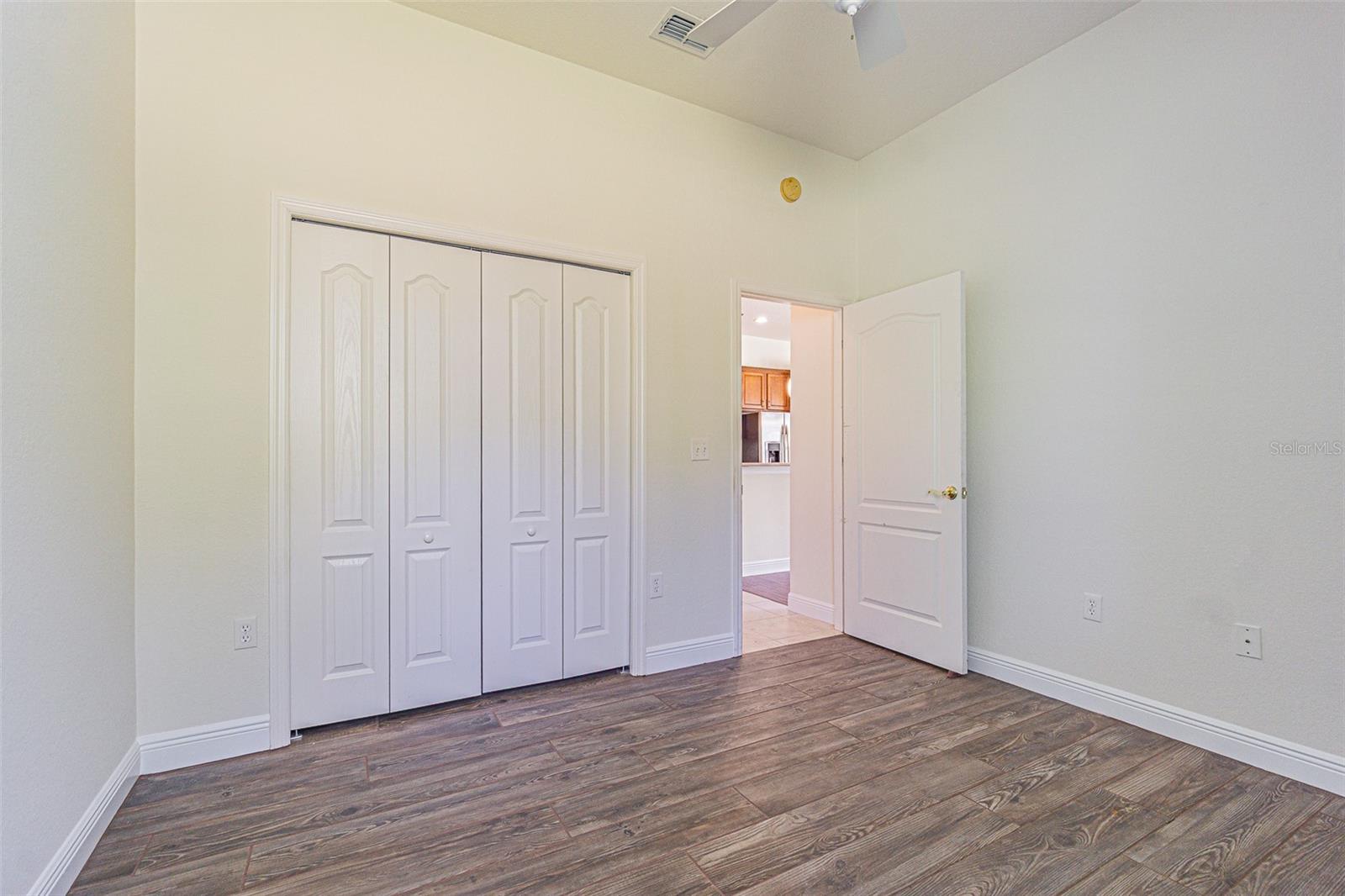 9823 Rolling Cir Property Photo 11