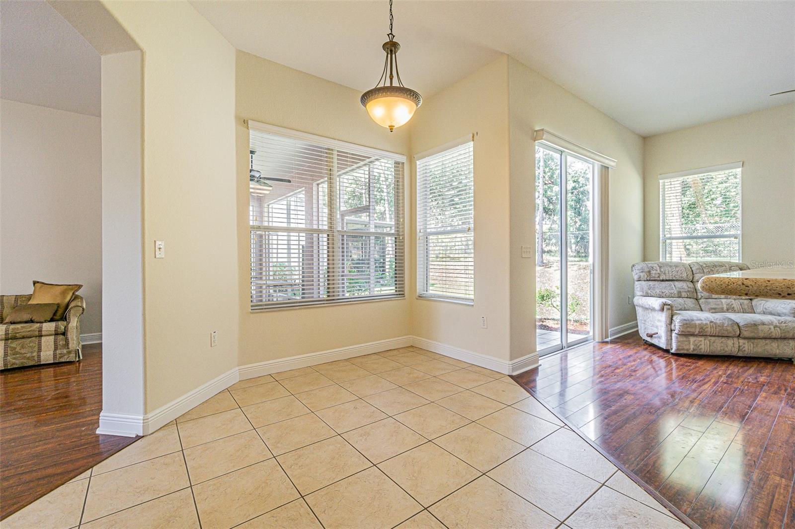 9823 Rolling Cir Property Photo 14