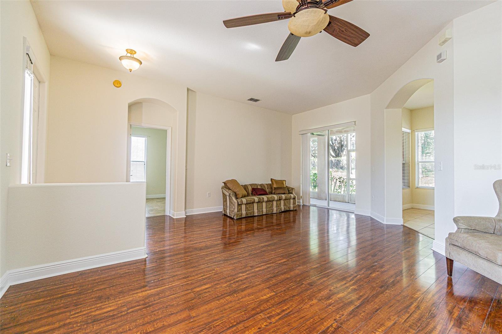 9823 Rolling Cir Property Photo 15