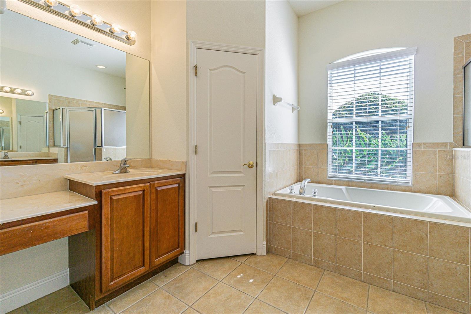 9823 Rolling Cir Property Photo 26