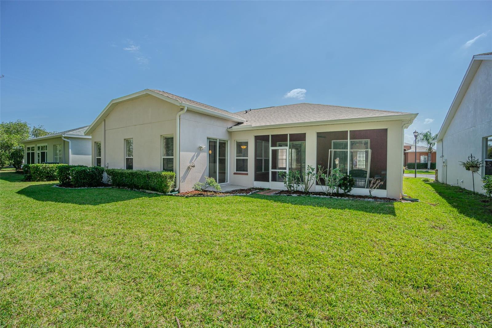 9823 Rolling Cir Property Photo 32