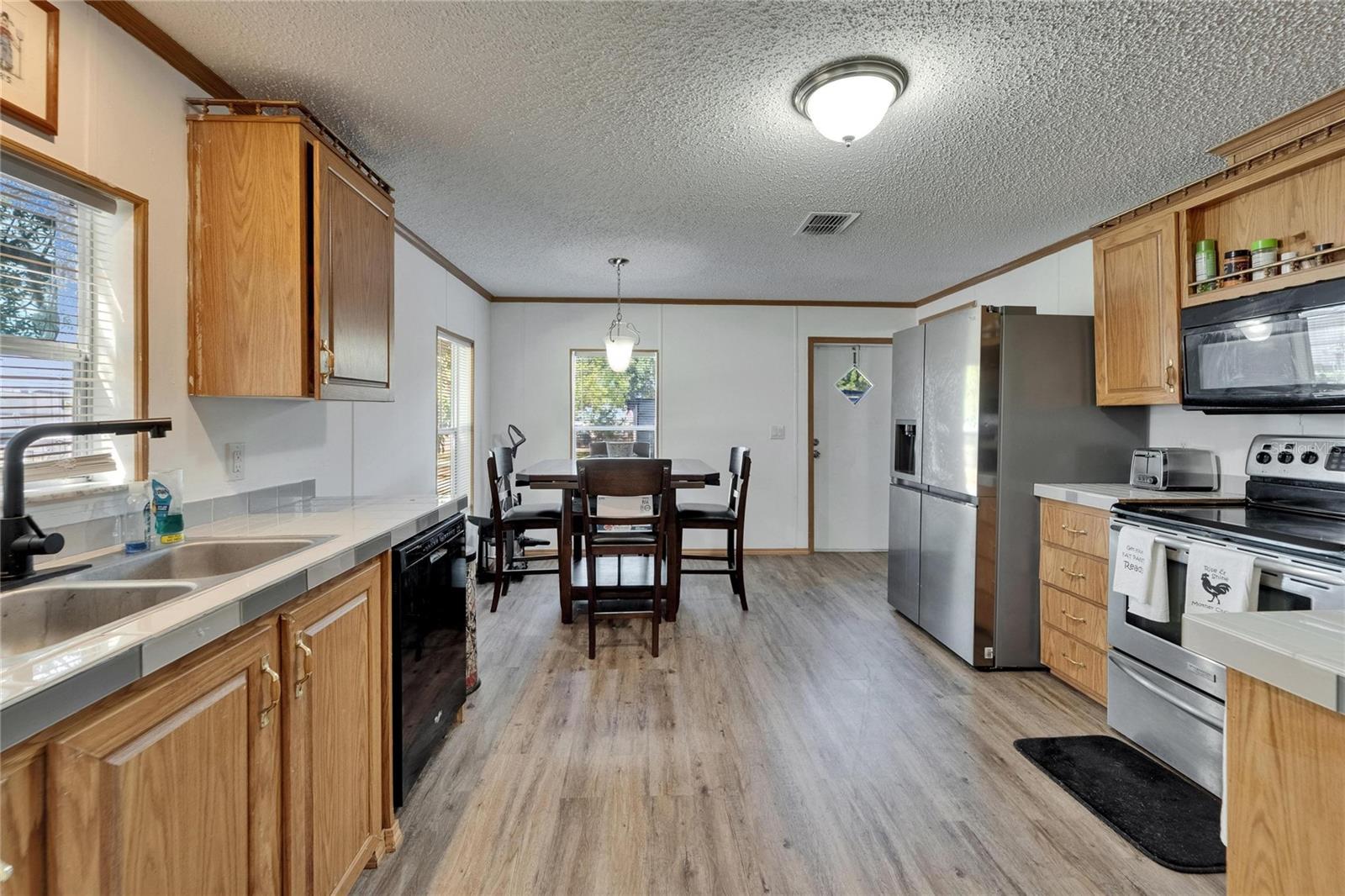 240 S Hankin Rd Property Photo 8