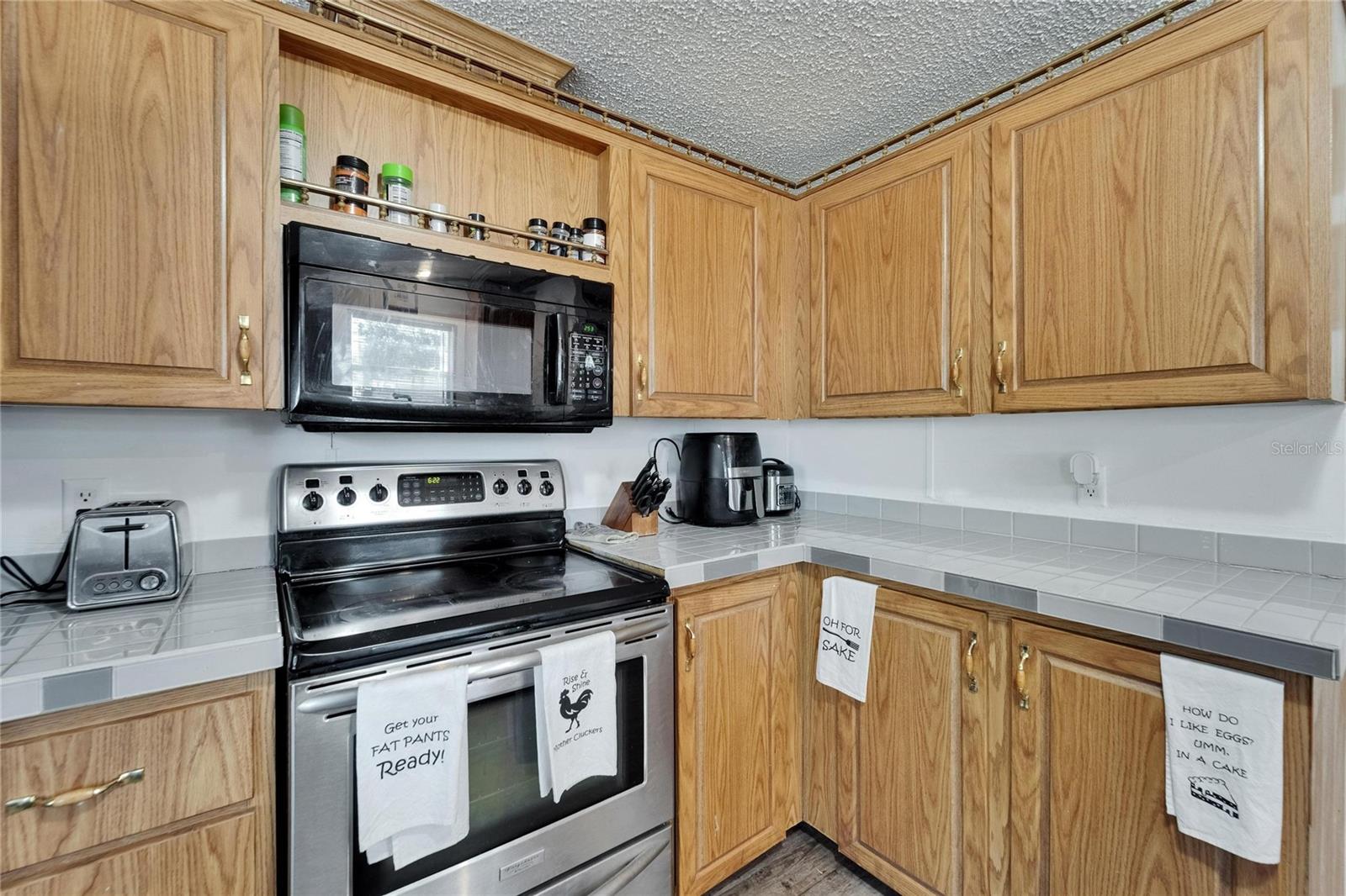 240 S Hankin Rd Property Photo 10