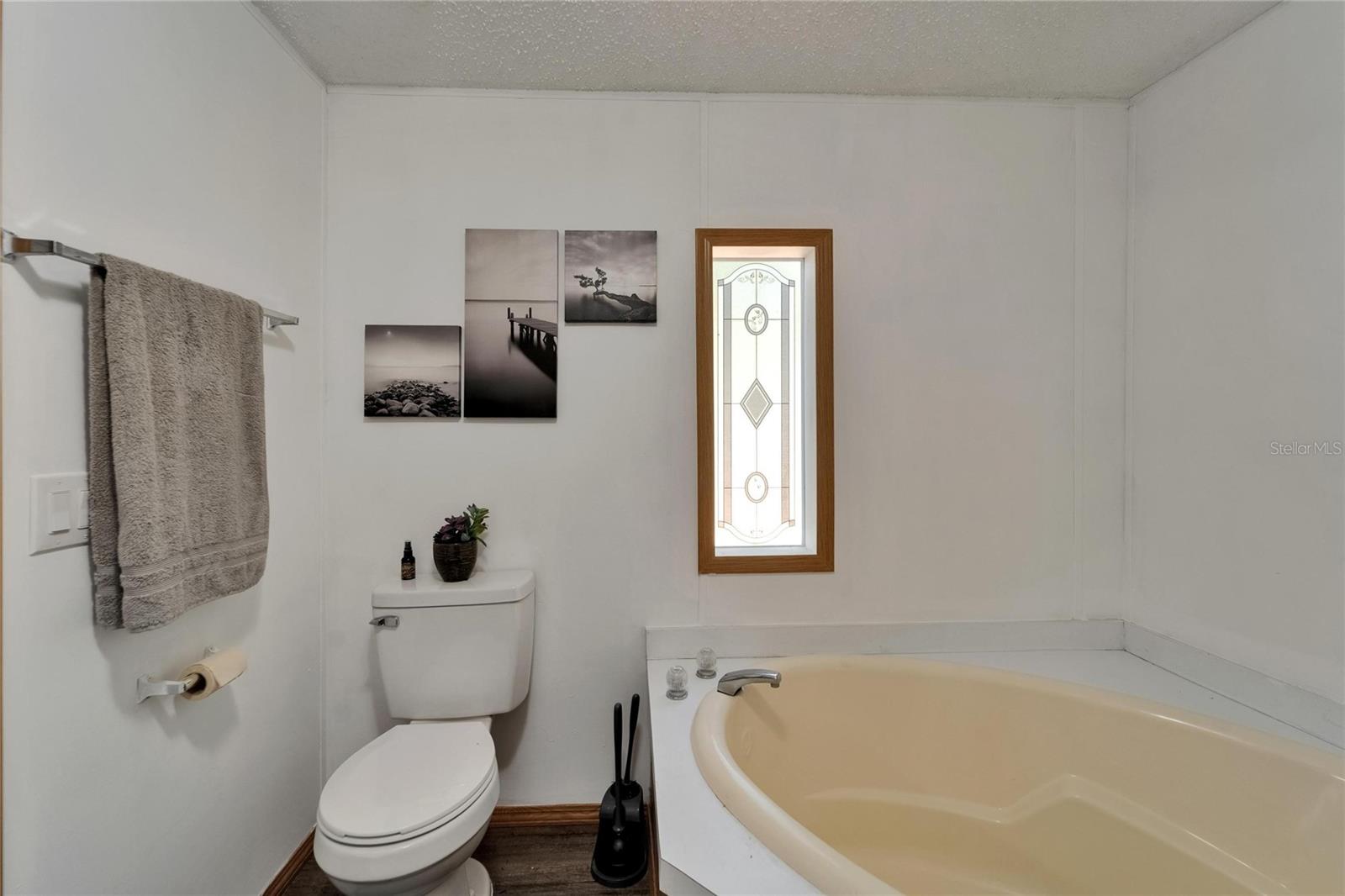 240 S Hankin Rd Property Photo 15