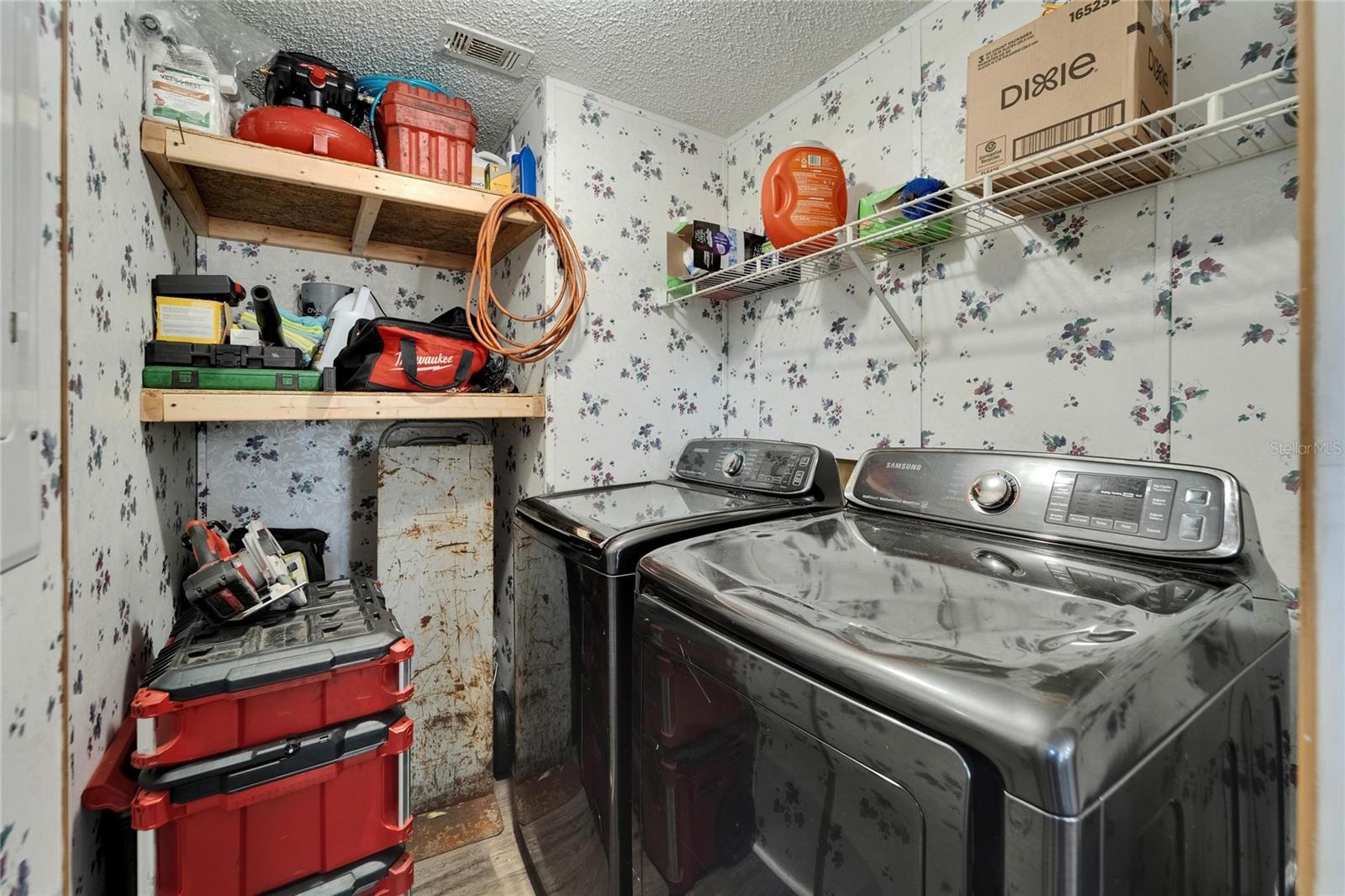 240 S Hankin Rd Property Photo 21