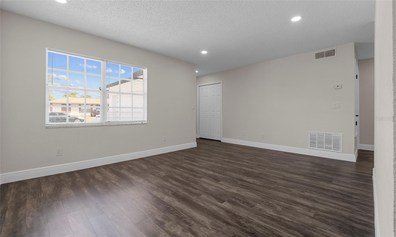 1204 Croydonwood Cir Property Photo 5
