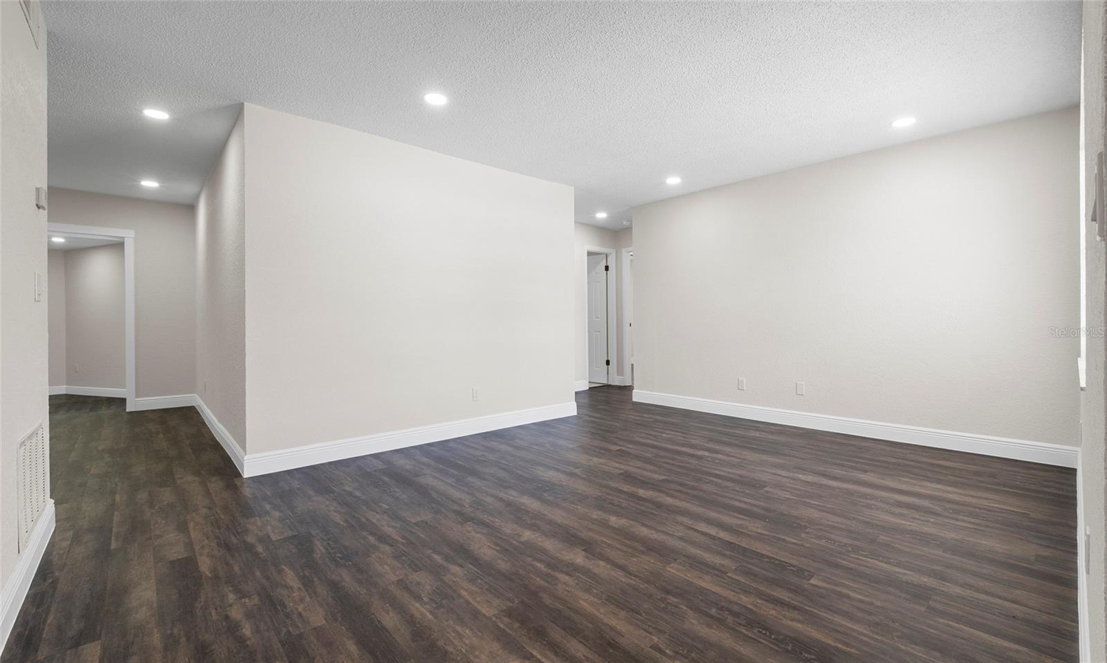 1204 Croydonwood Cir Property Photo 6