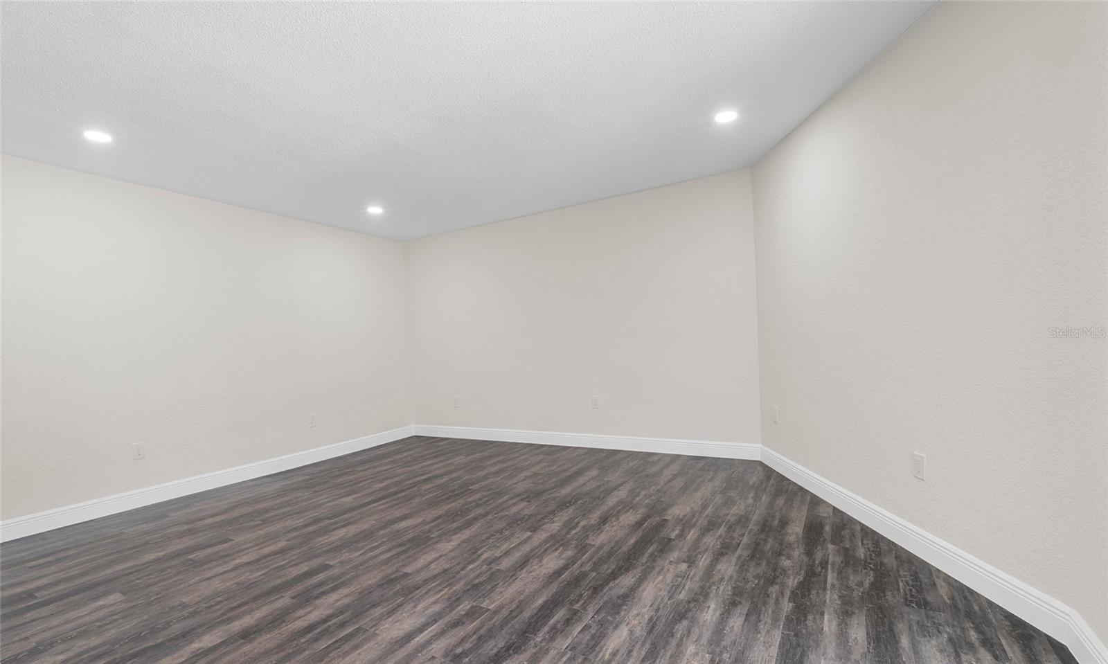 1204 Croydonwood Cir Property Photo 25