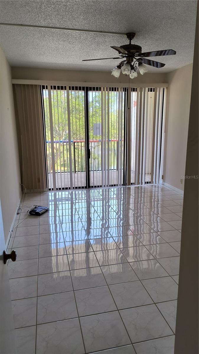 TB8375429 Property Photo 6