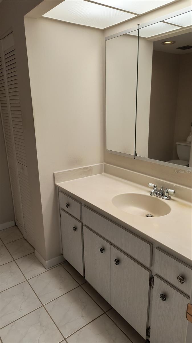 TB8375429 Property Photo 8