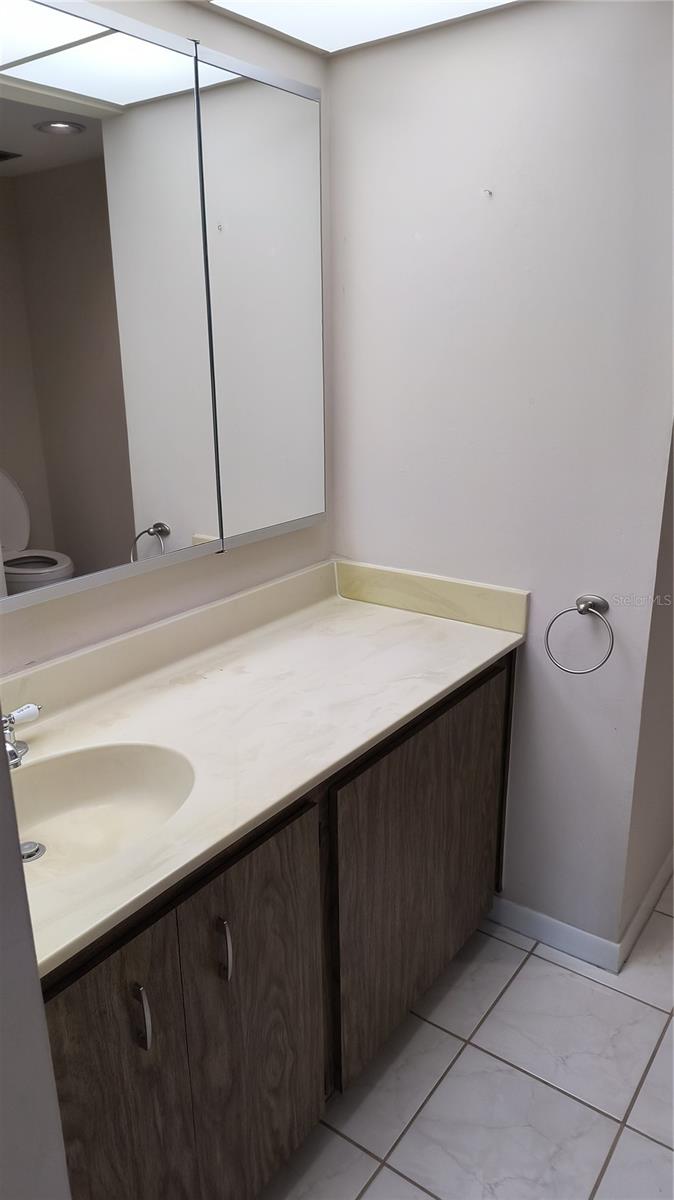 TB8375429 Property Photo 11