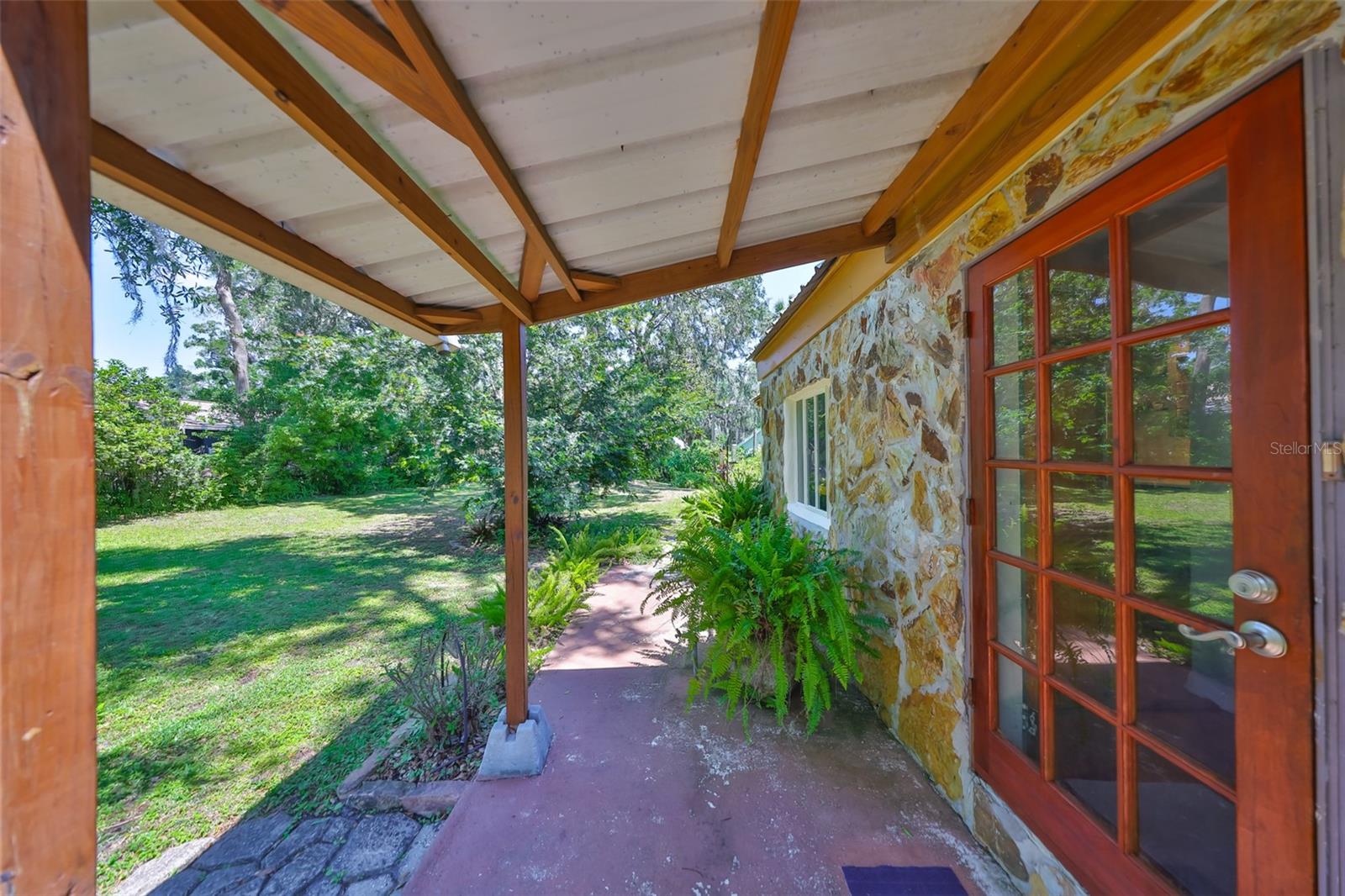 10824 Palmetto St Property Photo 4