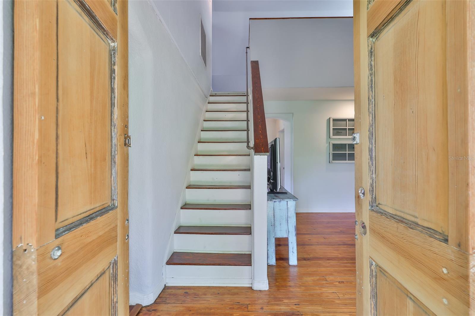 10824 Palmetto St Property Photo 5
