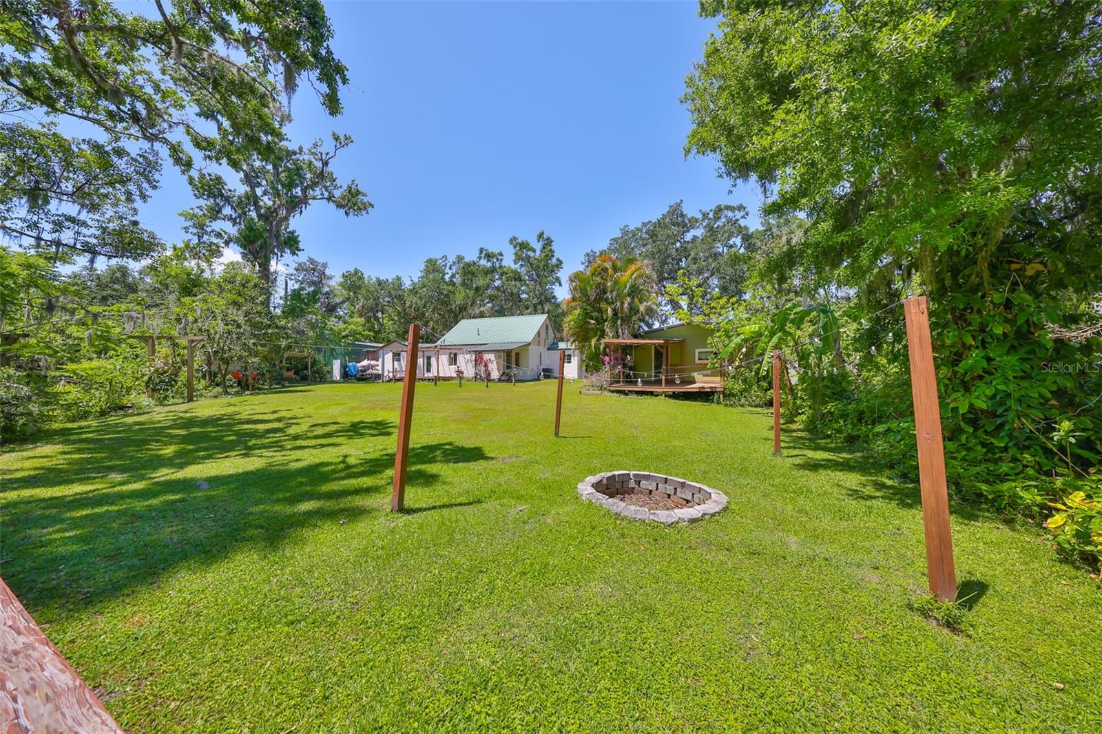 10824 Palmetto St Property Photo 44