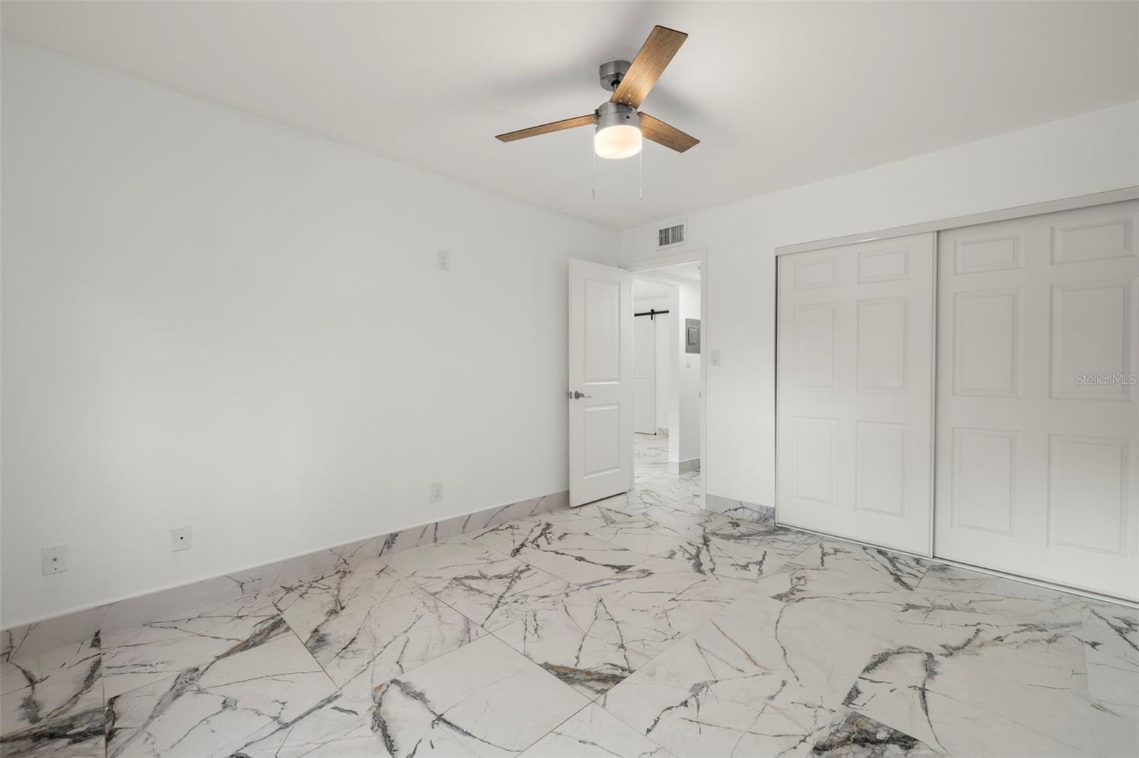 4610 W Gray St #110 Property Photo 11