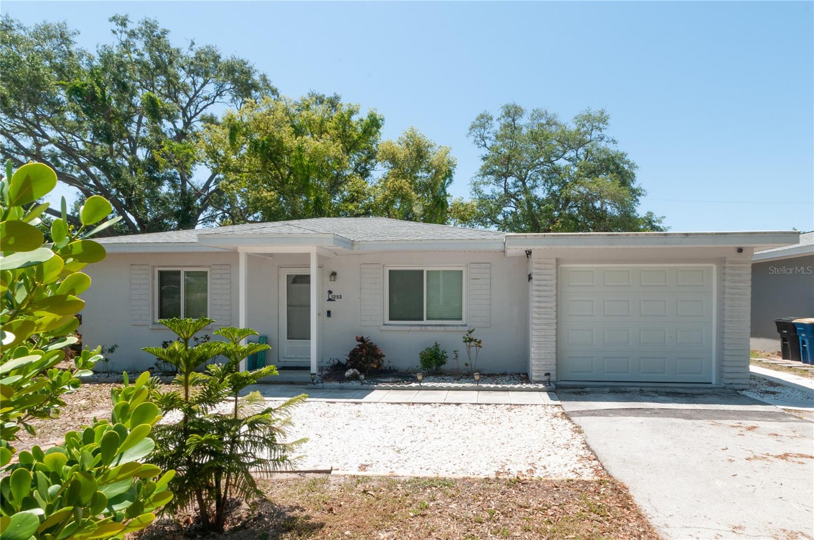 1253 Union St Property Photo 1