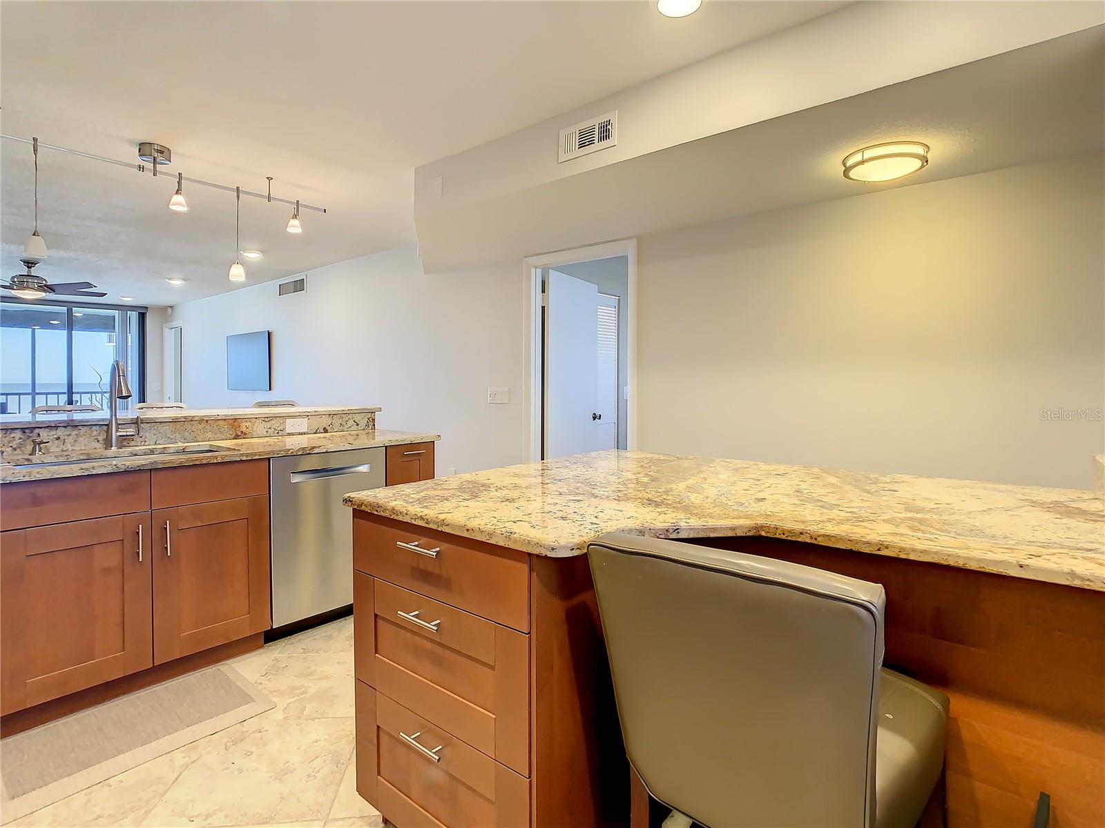 18304 Gulf Blvd #516 Property Photo 24