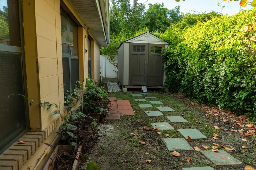 631 Luzon Ave Property Photo 6