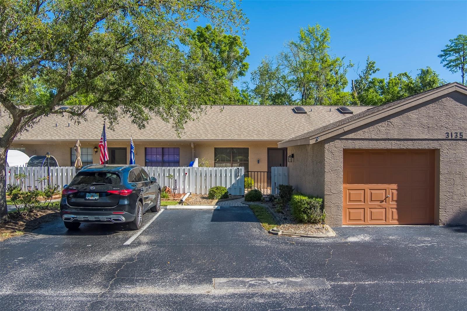 3135 Charter Club Dr #g Property Photo