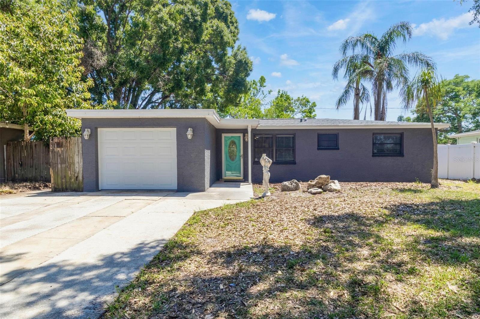8648 78th Pl Property Photo