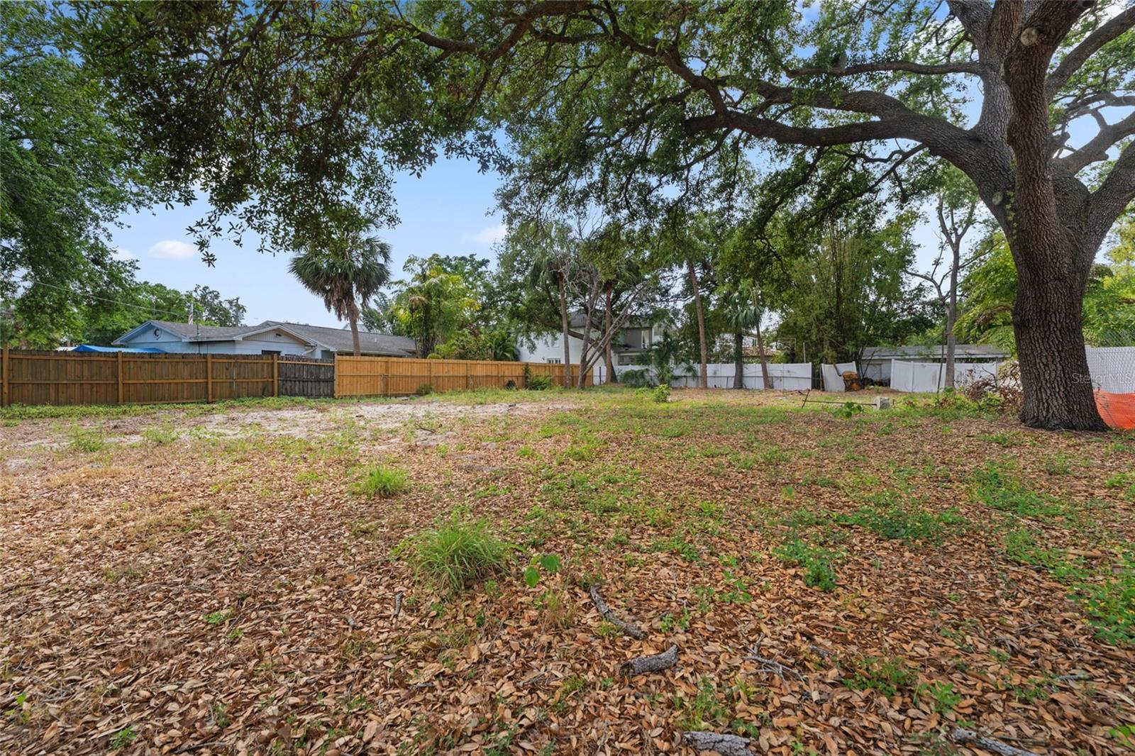 1003 S Lois Ave Property Photo 1