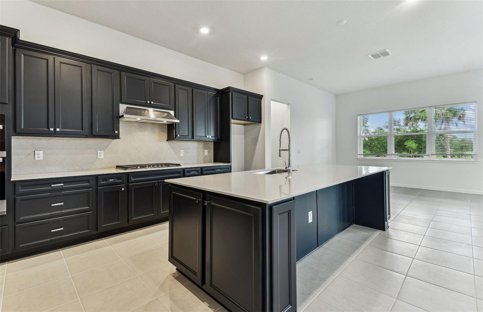 11423 Shoreline Trl Property Photo 3