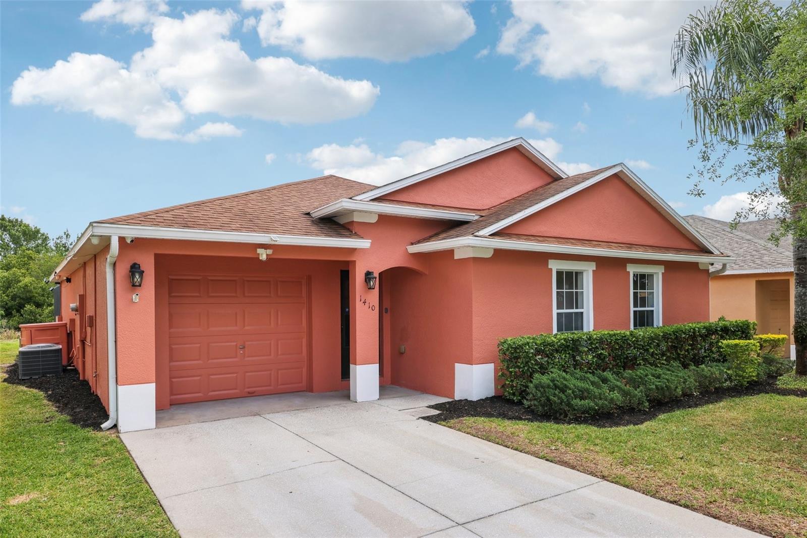 1410 Silver Cove Dr Property Photo